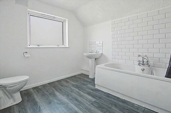 3 Bedroom Terraced House For Sale In Harbour Way, SA72