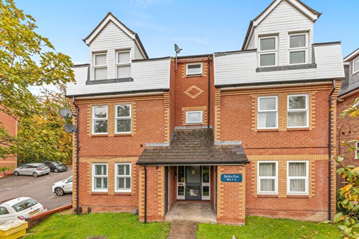 2 Bedroom Flat For Sale In West Wycombe Road, High Wycombe, HP12