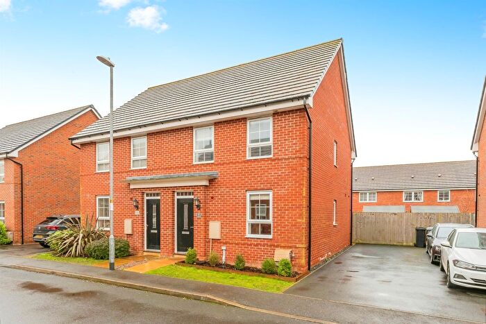 3 Bedroom Semi-Detached House For Sale In Grimsthorpe Avenue, Barton Seagrave, Kettering, NN15