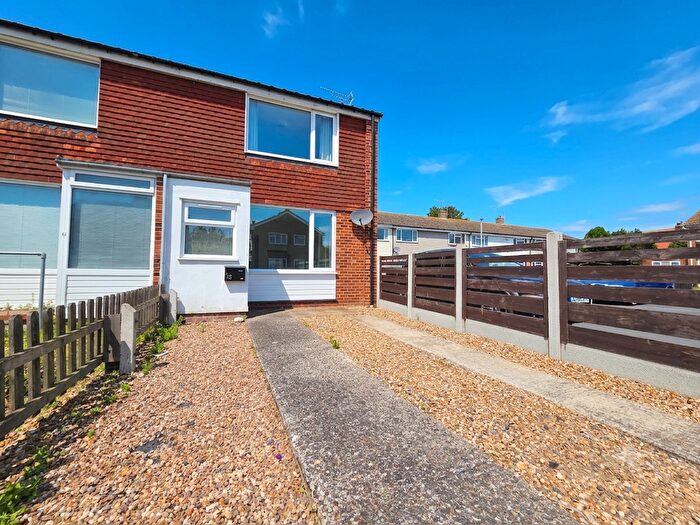 2 Bedroom End Of Terrace House For Sale In Cedar Close, Margate, CT9