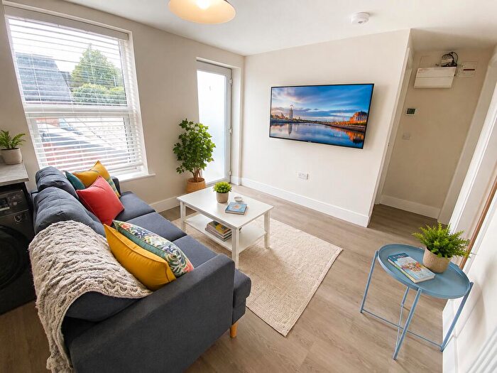 3 Bedroom Maisonette To Rent In Colwick Road, West Bridgford, Nottingham, NG2