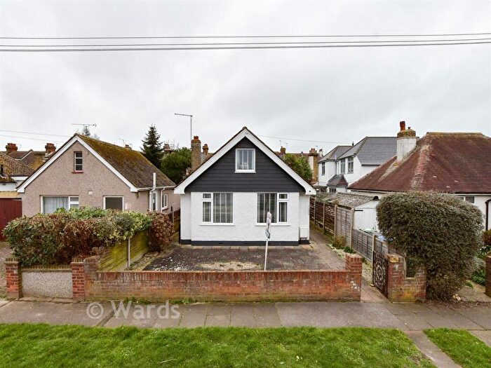 4 Bedroom Detached Bungalow For Sale In Leighville Drive, Herne Bay, Kent, CT6