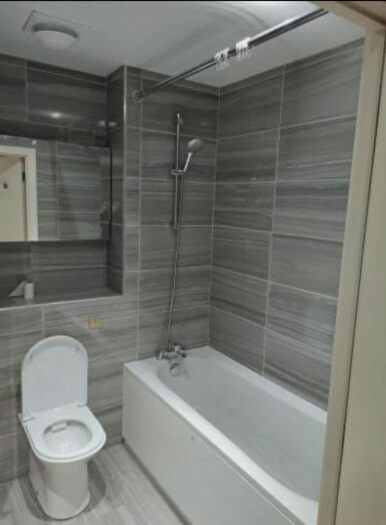 1 Bedroom Flat To Rent In - Longbridge Road, Barking, Essex, IG11