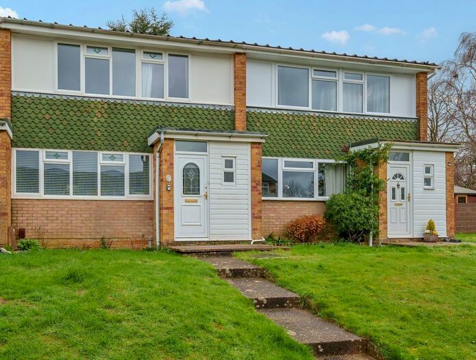 3 Bedroom Terraced House To Rent In Fraser Road, Kings Worthy, SO23