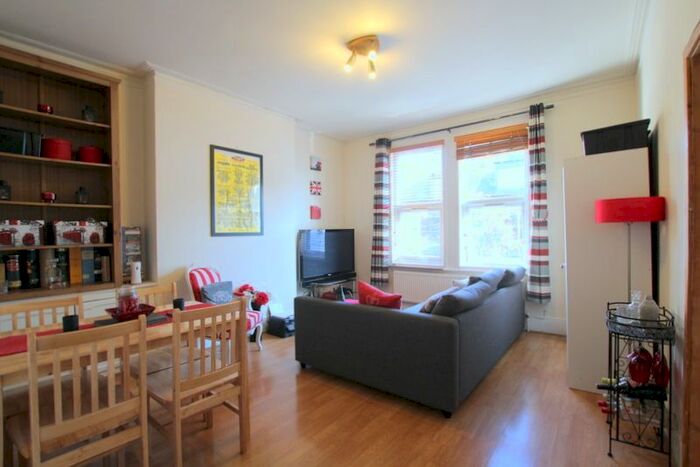 2 Bedroom Flat To Rent In Werter Road, Putney, SW15