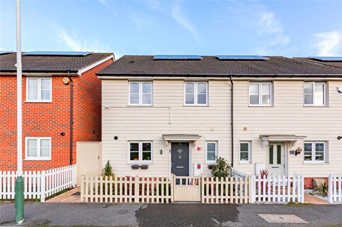 3 Bedroom End Terrace House For Sale In Humbleward Place, Romford, RM3