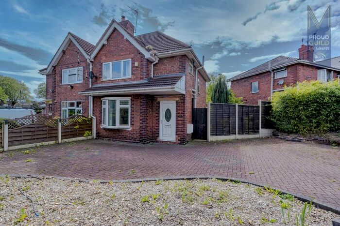 3 Bedroom Semi-Detached House To Rent In Booth Street, Bloxwich, Walsall, WS3