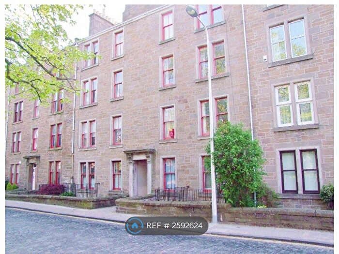 2 Bedroom Flat To Rent In Roseangle, Dundee, DD1
