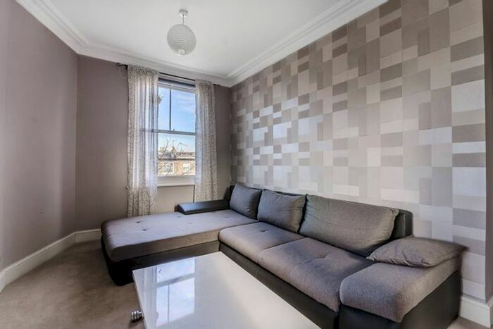 2 Bedroom Flat To Rent In Nevern Square, Earls Court, London SW5