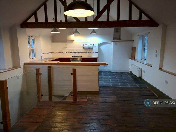 2 Bedroom Flat To Rent In Old Post Office, Mere, Warminster, BA12