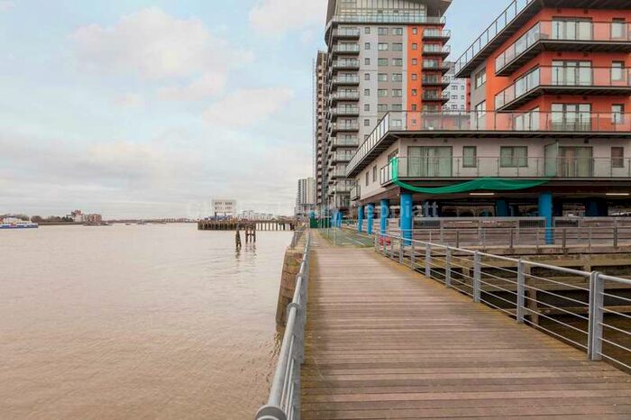 2 Bedroom Apartment To Rent In Mast Quay, Woolwich, SE18