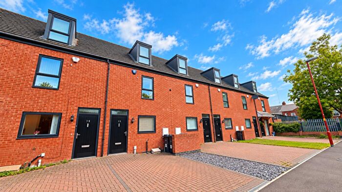 3 Bedroom Terraced House For Sale In Hudsons Drive, Cotteridge, Birmingham, B30