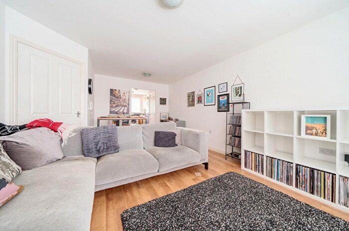 2 Bedroom Apartment To Rent In Dunnock Close, Ravenshead, NG15