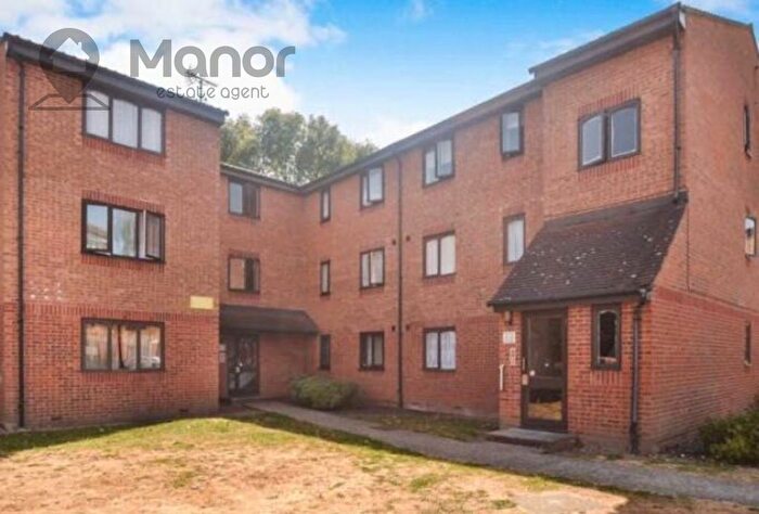 Studio For Sale In Plumtree Close, Dagenham, RM10