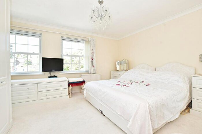 3 Bedroom End Of Terrace House For Sale In Cliftonville, Dorking, Surrey, RH4