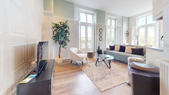 2 Bedroom Flat To Rent In Church Road, London, SE19