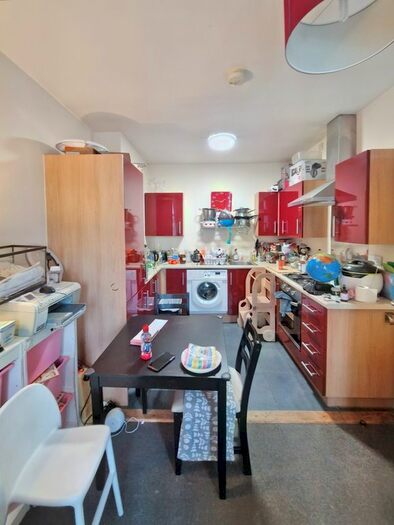 2 Bedroom Flat To Rent In Clock Parade, London Road, London, EN2