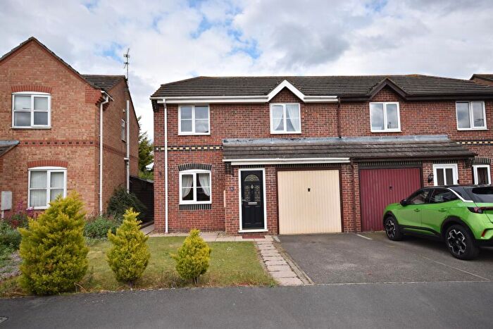 3 Bedroom Semi-Detached House To Rent In Mulberry Close, Sleaford, NG34