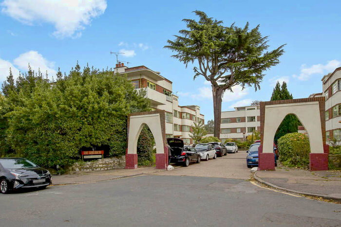 1 Bedroom Flat To Rent In Grosvenor Road, Wanstead, E11