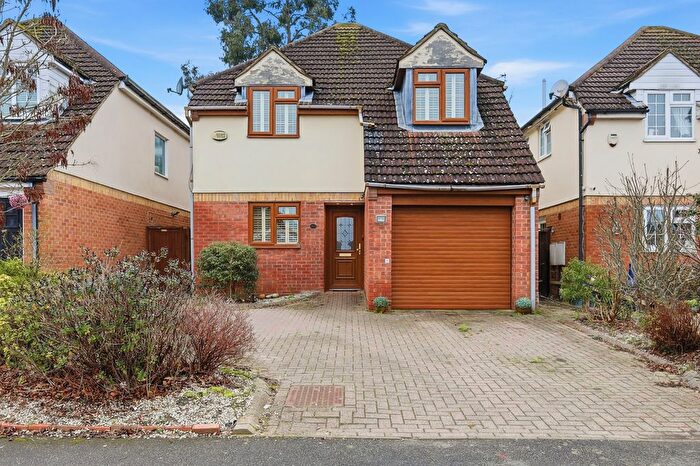 4 Bedroom Detached House For Sale In Albert Drive, Basildon, Essex, SS15