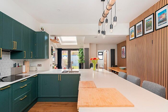 4 Bedroom Terraced House For Sale In Park Avenue, Victoria Park, BS3