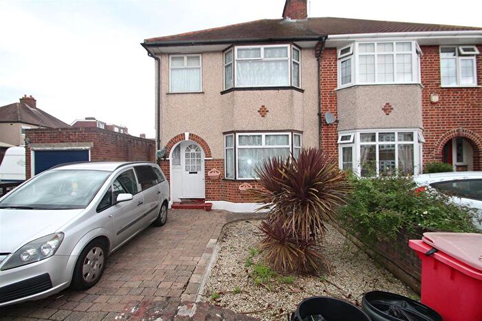 3 Bedroom Property For Sale In Wilmar Close, Hayes, UB4