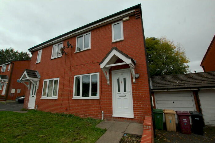 3 Bedroom Semi-Detached House To Rent In Maybreck Close Bolton Lancashire, BL3