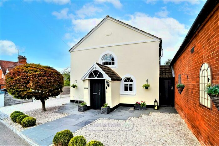 5 Bedroom Detached House For Sale In Mount Pleasant, Aspley Guise, Milton Keynes, MK17