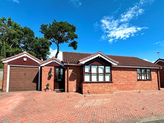 2 Bedroom Bungalow For Sale In Weavers Rise, Ketley Bank, Telford, Shropshire, TF2