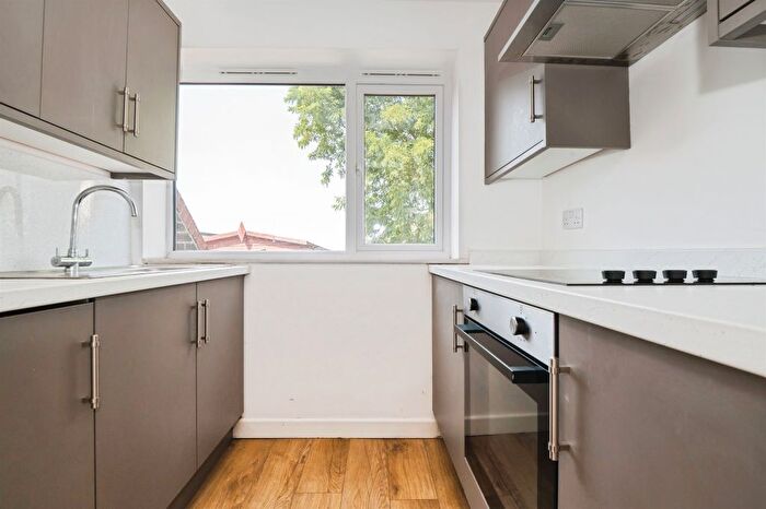 2 Bedroom Maisonette For Sale In Gainsford Road, Southampton, SO19