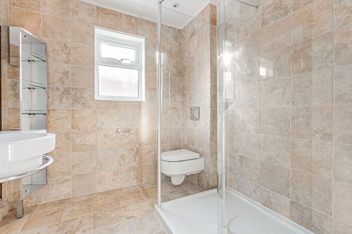 6 Bedroom End Of Terrace House To Rent In Waldemar Avenue, Parsons Green, SW6