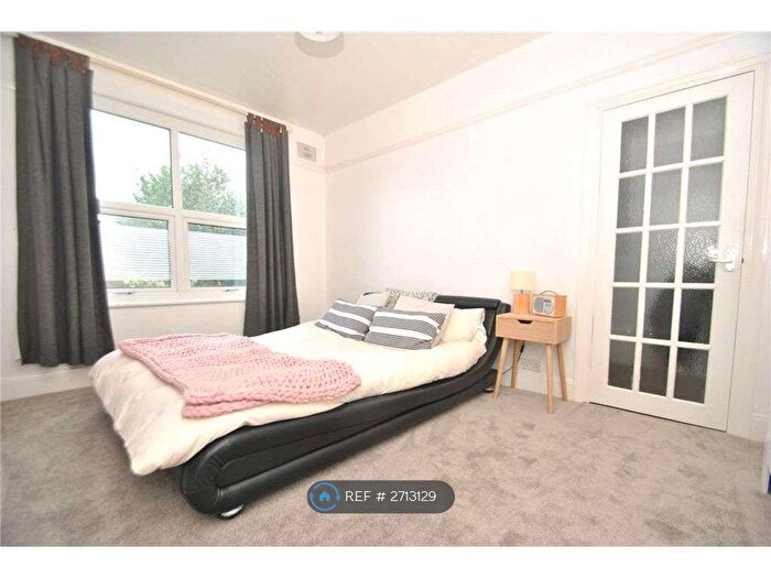 1 Bedroom Flat To Rent In Glenhurst Road, Southend-On-Sea, SS2