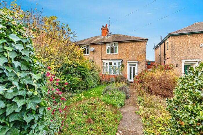 3 Bedroom Semi Detached House For Sale In Gold Street, Wellingborough, NN8