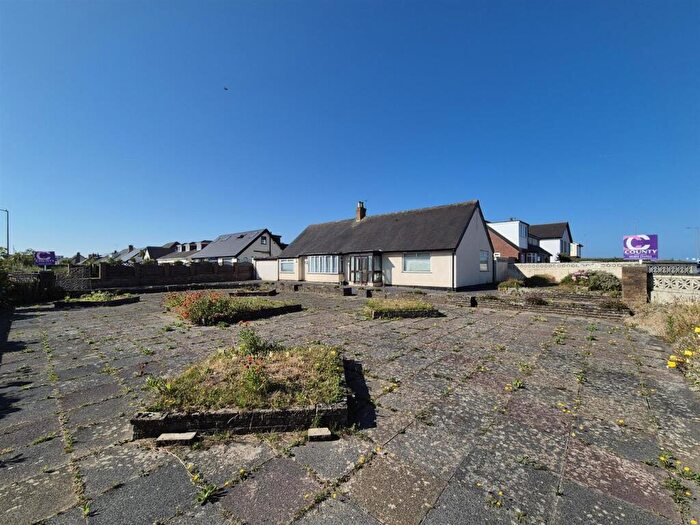 4 Bedroom Detached Bungalow For Sale In Clifton Drive North, Lytham St. Annes, FY8