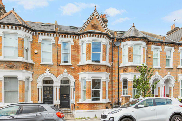 4 Bedroom Terraced House For Sale In Sumburgh Road, London, SW12