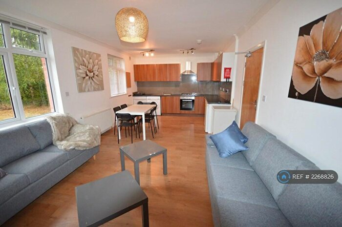 6 Bedroom Detached House To Rent In Greenwood Road. Winton, Bournemouth, BH9