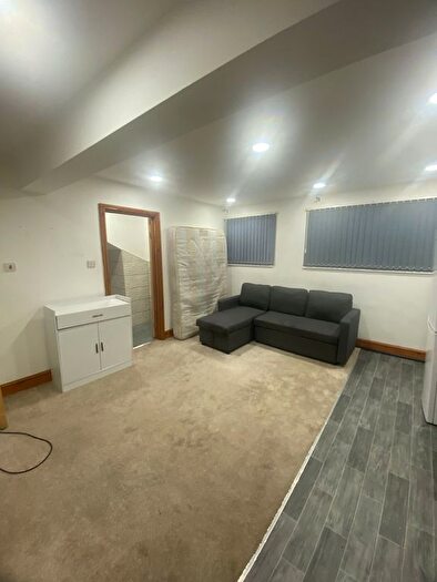 1 Bedroom Flat To Rent In Stratford Terrace, Leeds, LS11