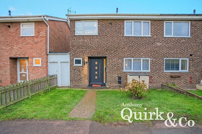 3 Bedroom Semi-Detached House For Sale In Cropenburg Walk, Canvey Island, SS8