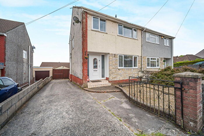 3 Bedroom Semi-Detached House For Sale In St. Aarons Drive, Llanharan, Pontyclun, CF72