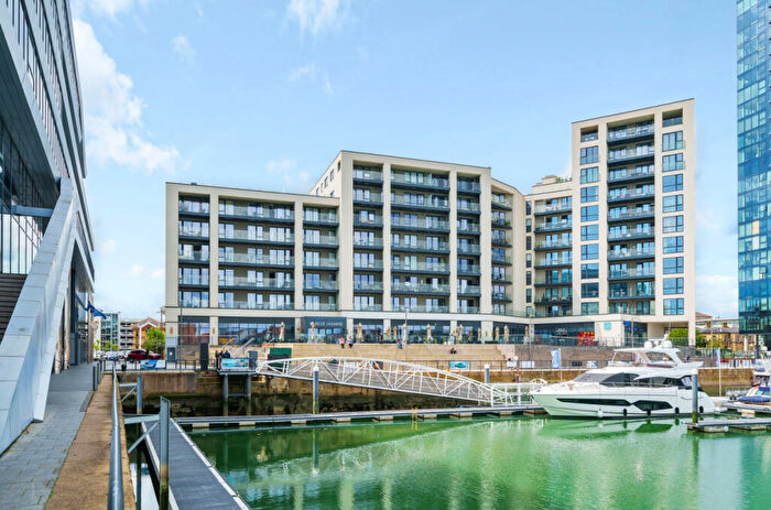 3 Bedroom Flat For Sale In Maritime Walk, Ocean Village, Southampton, SO14