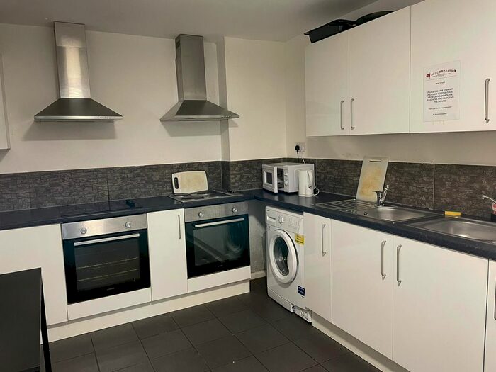 Studio To Rent In Sn, Wolverhampton, WV2