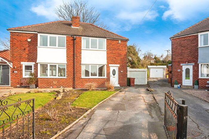 3 Bedroom Semi-Detached House For Sale In Kingsley Close, Crofton, Wakefield, WF4