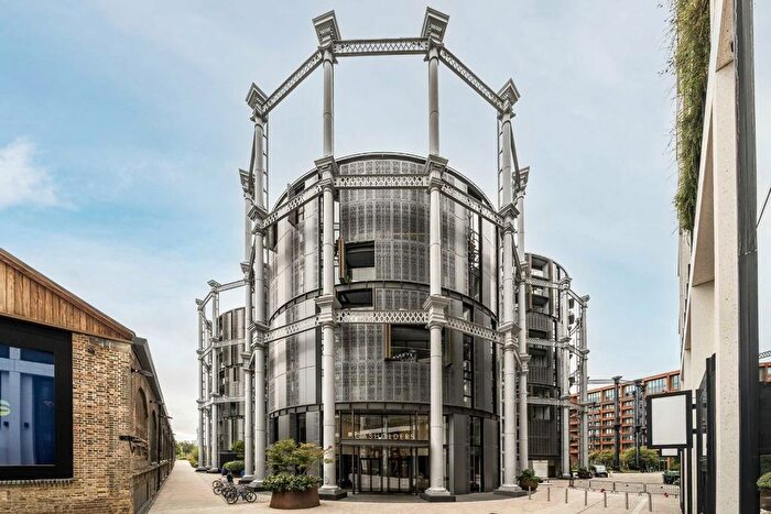 3 Bedroom Flat To Rent In Lewis Cubitt Square, London, N1C