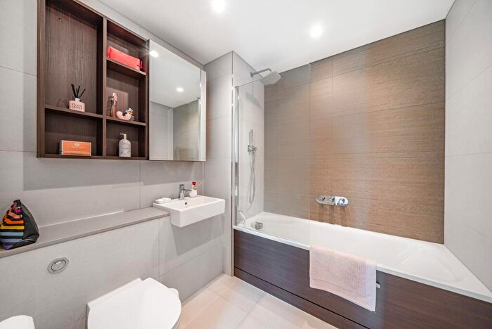 1 Bedroom Flat To Rent In Moulding Lane, London, SE14