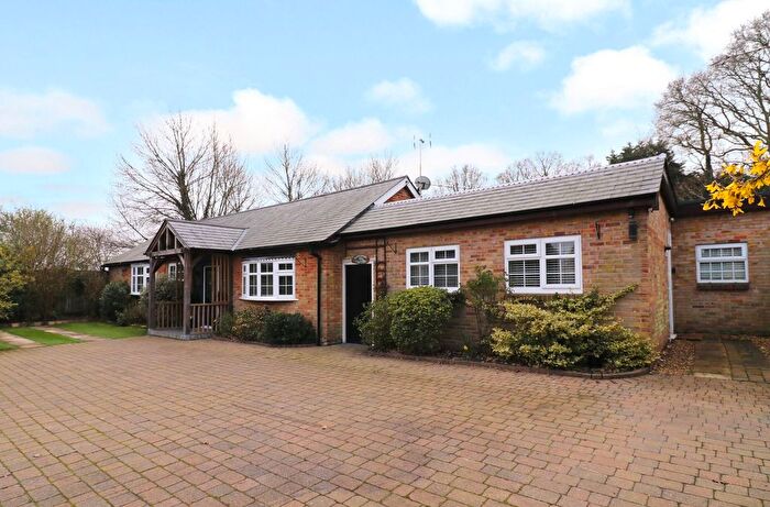 4 Bedroom Detached Bungalow For Sale In Botley Road, West End, SO30
