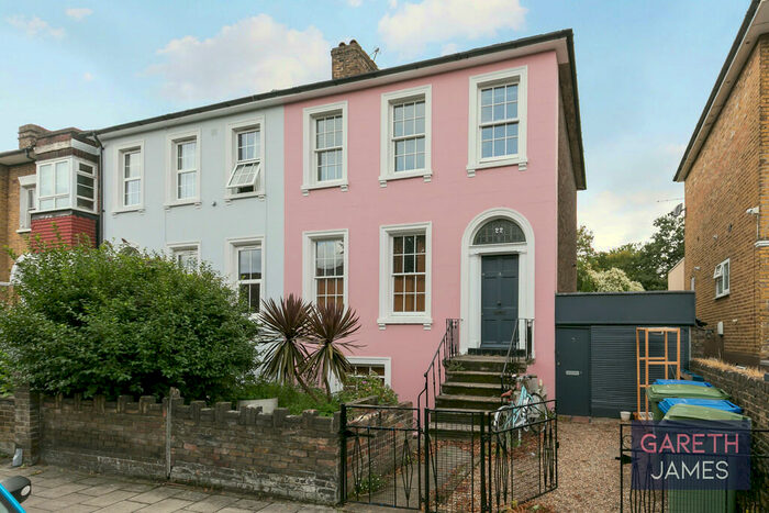 3 Bedroom Maisonette To Rent In Peckham Hill Street, SE15