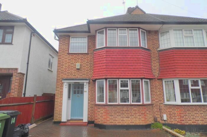 3 Bedroom Semi-Detached House To Rent In Parkdale Crescent, Worcester Park, Surrey, KT4
