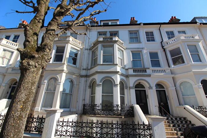 1 Bedroom Flat To Rent In St Aubyns, Hove, East Sussex, BN3