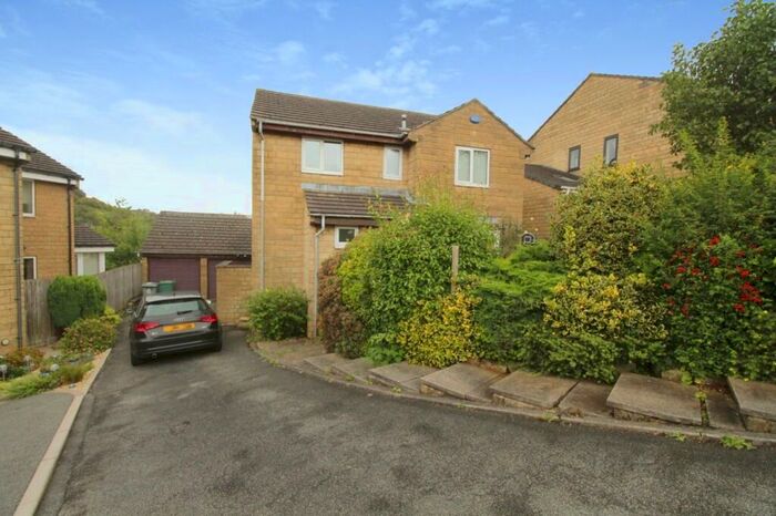 4 Bedroom Detached House To Rent In Wood View, Birkby, Huddersfield, West Yorkshire, HD2