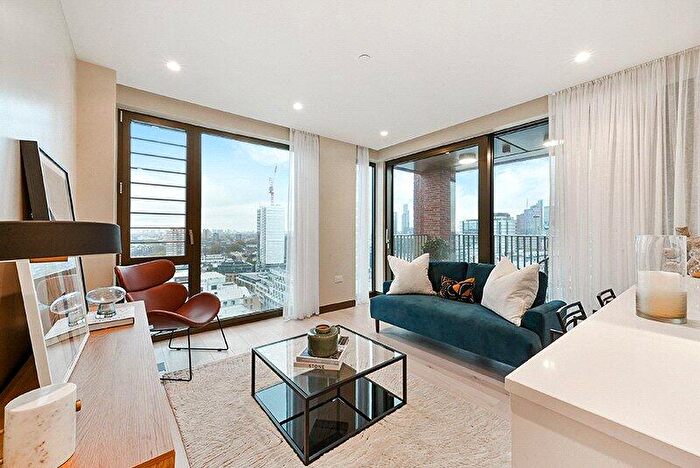 2 Bedroom Apartment To Rent In The Arc, City Road, London, EC1V